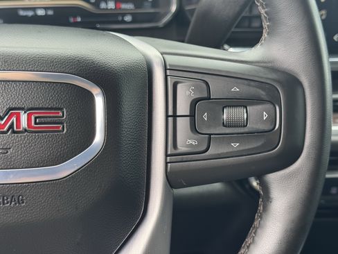 Used 2025 GMC Sierra 1500 SLT image 34
