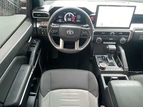 Used 2025 Toyota Tacoma TRD Off-Road AWD/4WD image 19