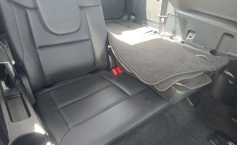 Used 2023 Ford Explorer XLT w/ Equipment Group 202A AWD/4WD image 10