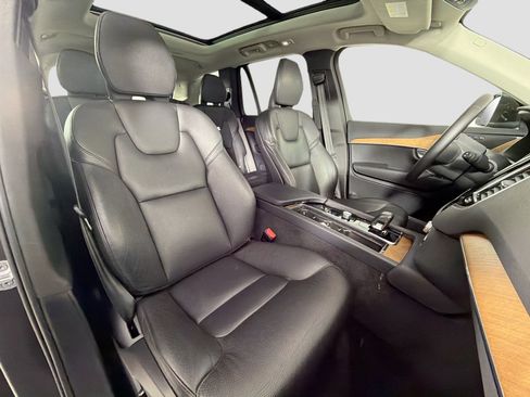 Certified 2023 Volvo XC90 B6 Plus image 30