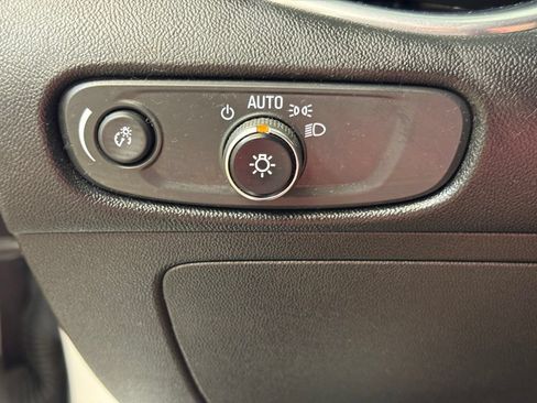 Used 2021 Chevrolet Malibu LT FWD image 29