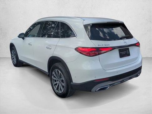 Certified 2025 Mercedes-Benz GLC 300 4MATIC image 7