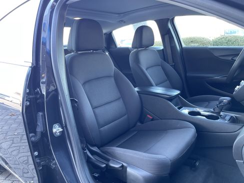 Used 2023 Chevrolet Malibu LT image 34