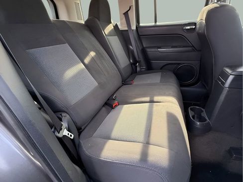 Used 2016 Jeep Patriot Latitude AWD/4WD image 15