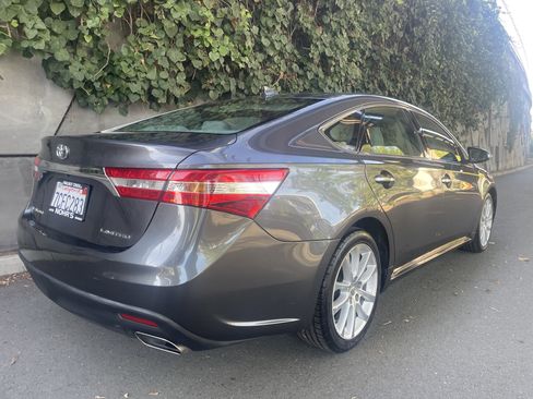 Used 2013 Toyota Avalon Limited w/ Technology Pkg image 8