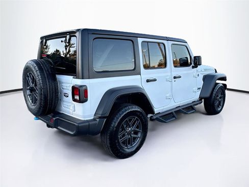 Used 2024 Jeep Wrangler Sport S w/ Convenience Group image 7
