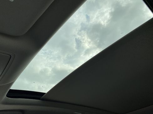 Used 2025 Acura MDX SH-AWD image 24