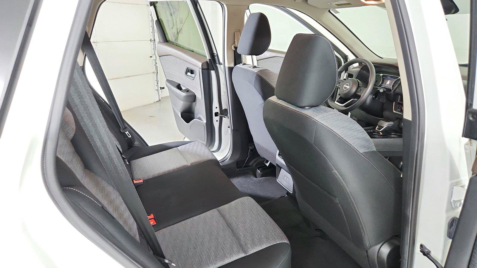 Used 2023 Nissan Rogue SV FWD image 25