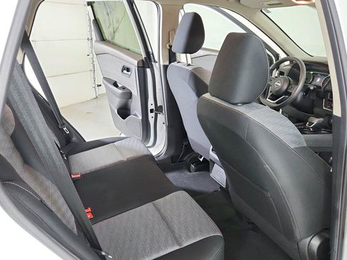 Used 2023 Nissan Rogue SV FWD image 25