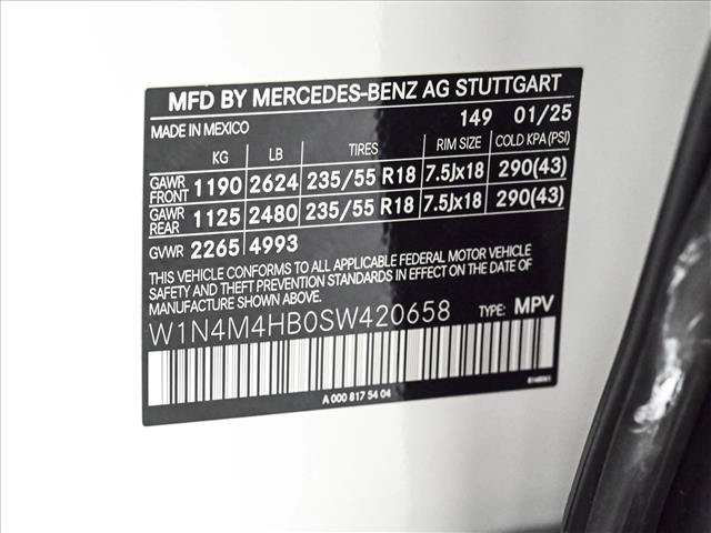 Used 2025 Mercedes-Benz GLB 250 4MATIC image 26