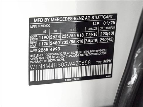 Used 2025 Mercedes-Benz GLB 250 4MATIC image 26