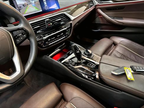 Used 2023 BMW 530i w/ Executive Package RWD image 19