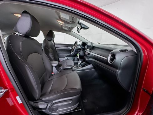 Used 2024 Kia Forte LXS image 28