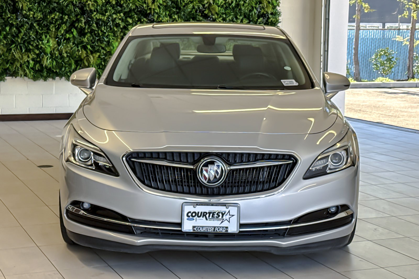Used 2017 Buick LaCrosse Essence w/ Dynamic Driver Package FWD image 9