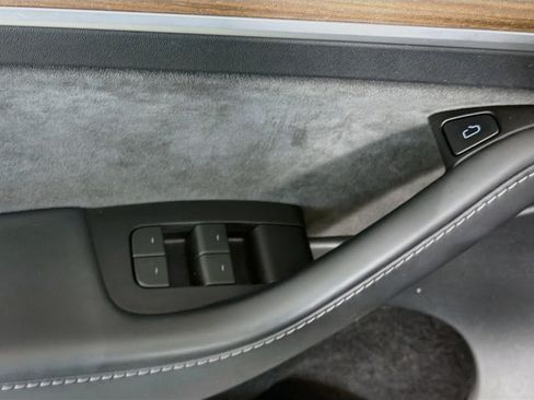 Used 2024 Tesla Model Y Long Range RWD image 15