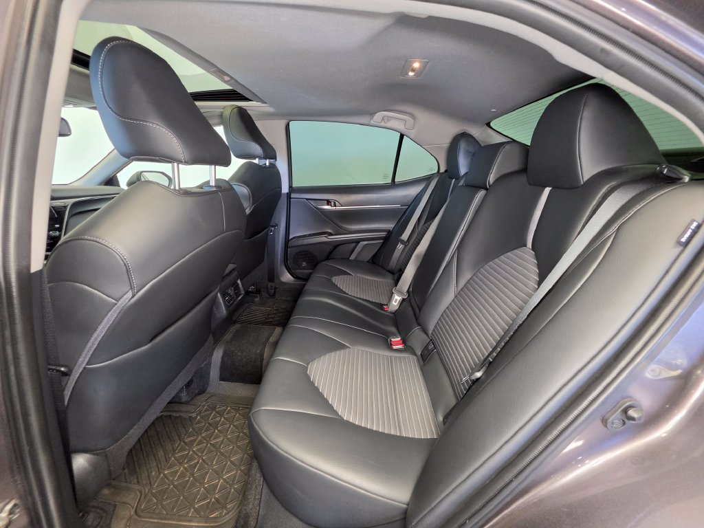 Used 2022 Toyota Camry SE AWD/4WD image 4
