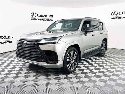 Used 2024 Lexus LX 600 4WD w/ Appearance Package image 4