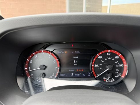 Used 2025 Nissan Frontier PRO-4X AWD/4WD image 17
