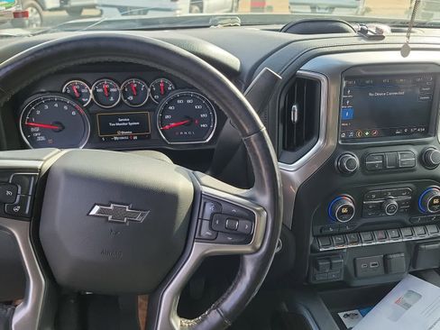 Used 2019 Chevrolet Silverado 1500 LT Trail Boss AWD/4WD image 4