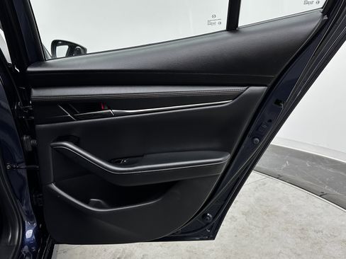 Used 2023 MAZDA MAZDA3 s image 33