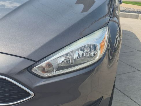Used 2015 Ford Focus SE w/ SE Cold Weather Package FWD image 11