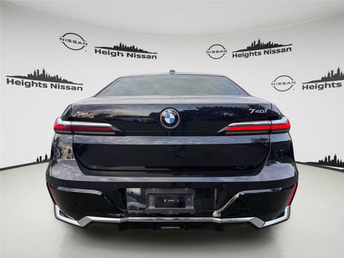 Used 2025 BMW 740i xDrive AWD/4WD image 4