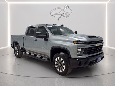 Used 2024 Chevrolet Silverado 2500 Custom w/ Custom Value Package AWD/4WD image 8