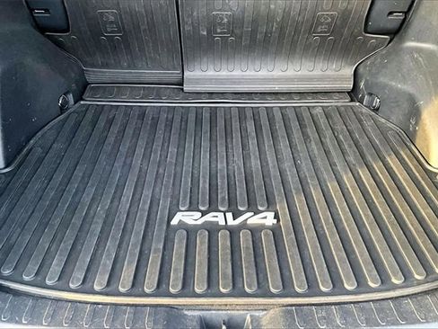 Used 2019 Toyota RAV4 XLE image 26