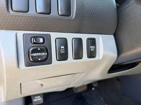 Used 2015 Toyota Tacoma 4x4 Double Cab w/ SR5 Package image 17