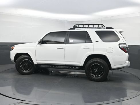 Used 2022 Toyota 4Runner SR5 Premium w/ Moonroof Package RWD image 40