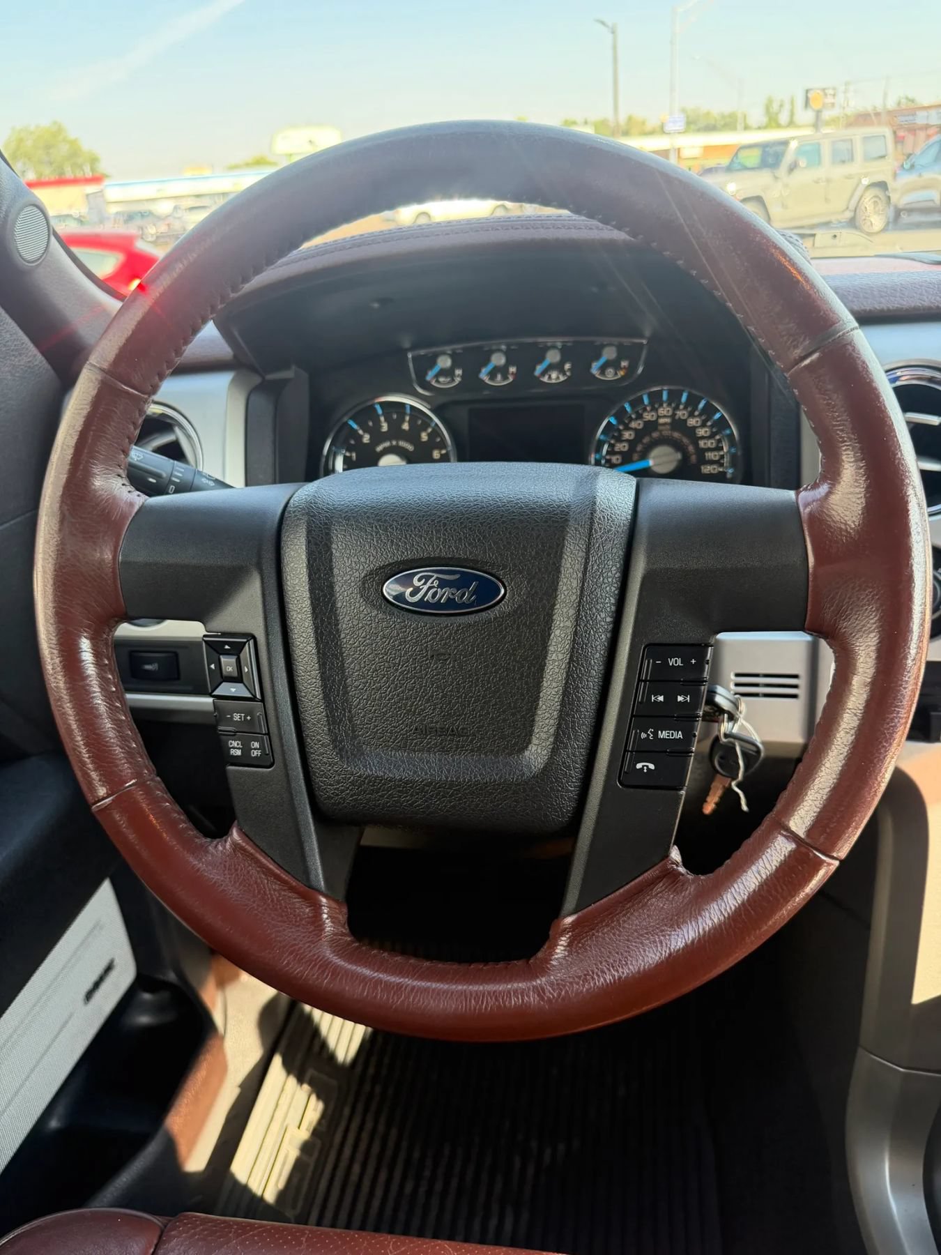 Used 2014 Ford F150 King Ranch w/ King Ranch Luxury Package AWD/4WD image 19