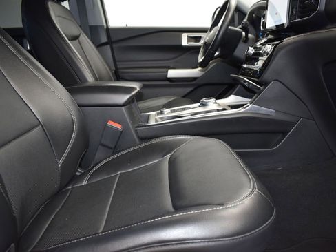 Used 2022 Ford Explorer Limited image 28
