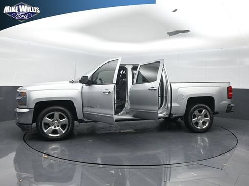 Used 2018 Chevrolet Silverado 1500 LT w/ All Star Edition RWD image 28