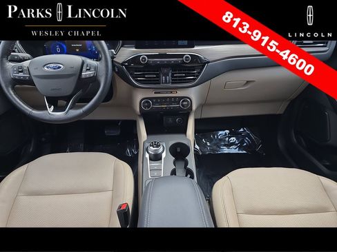Used 2020 Ford Escape Titanium FWD image 11
