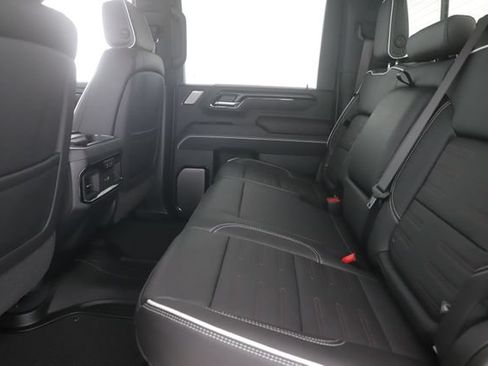 Used 2026 GMC Sierra 2500 AT4X w/ LPO, Black Badging Package AWD/4WD image 31