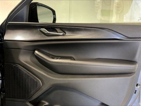 New 2025 Jeep Grand Cherokee Altitude image 19