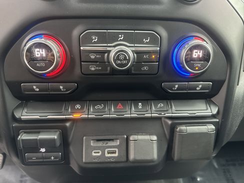 Used 2020 Chevrolet Silverado 1500 LTZ image 29