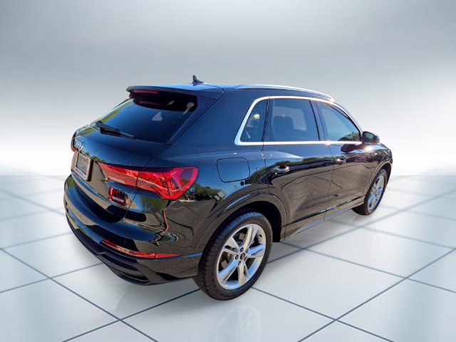Used 2024 Audi Q3 2.0T Premium w/ Convenience Package AWD/4WD image 4