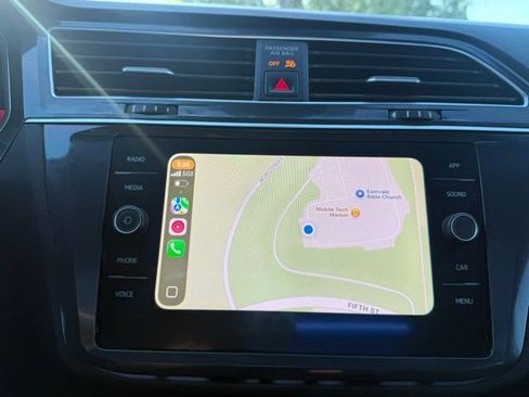 Used 2022 Volkswagen Tiguan SE R-Line image 23