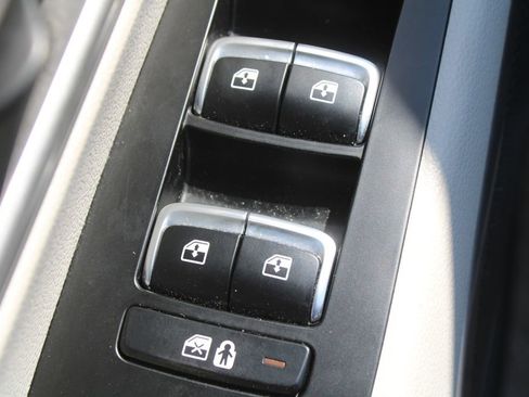 Certified 2023 Kia Telluride S w/ S Sunroof Package AWD/4WD image 20