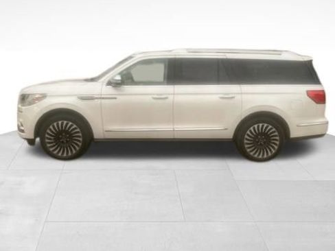 Used 2019 Lincoln Navigator L Black Label w/ Cargo Package AWD/4WD image 3
