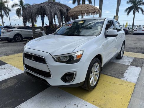 Used 2013 Mitsubishi Outlander Sport ES image 1