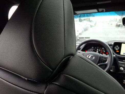 Used 2025 Lexus ES 350 F Sport w/ Accessory Package (Z1) image 13