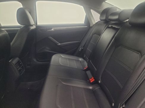 Used 2016 Volkswagen Passat 1.8T SE FWD image 18