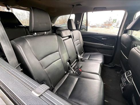 Used 2016 Honda Pilot Touring image 30