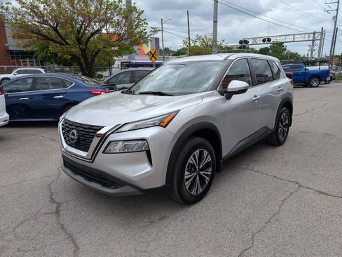 Used 2022 Nissan Rogue SV FWD image 3