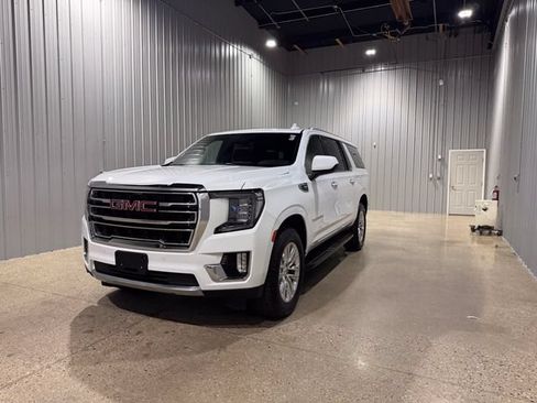 Used 2023 GMC Yukon XL SLT AWD/4WD image 1