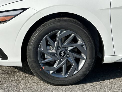 New 2026 Hyundai Elantra Blue image 24