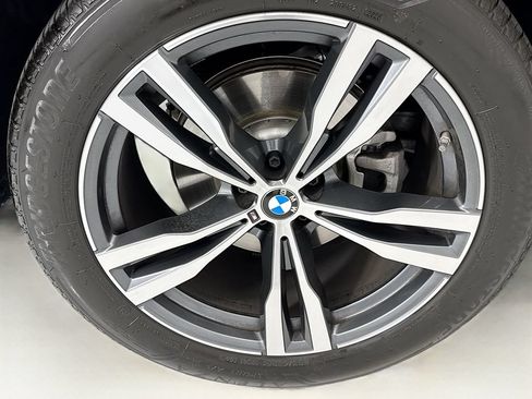 Used 2026 BMW X7 xDrive40i w/ M Sport Package AWD/4WD image 32