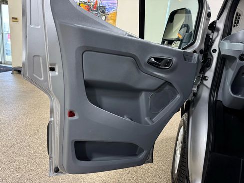 Used 2018 Ford Transit 250 148 Medium Roof image 27